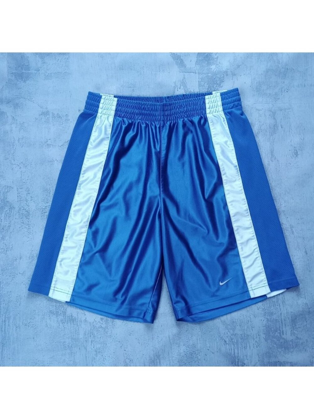 Vintage Y2K 2000s Nike Essential Shorts BLUE/WHITE